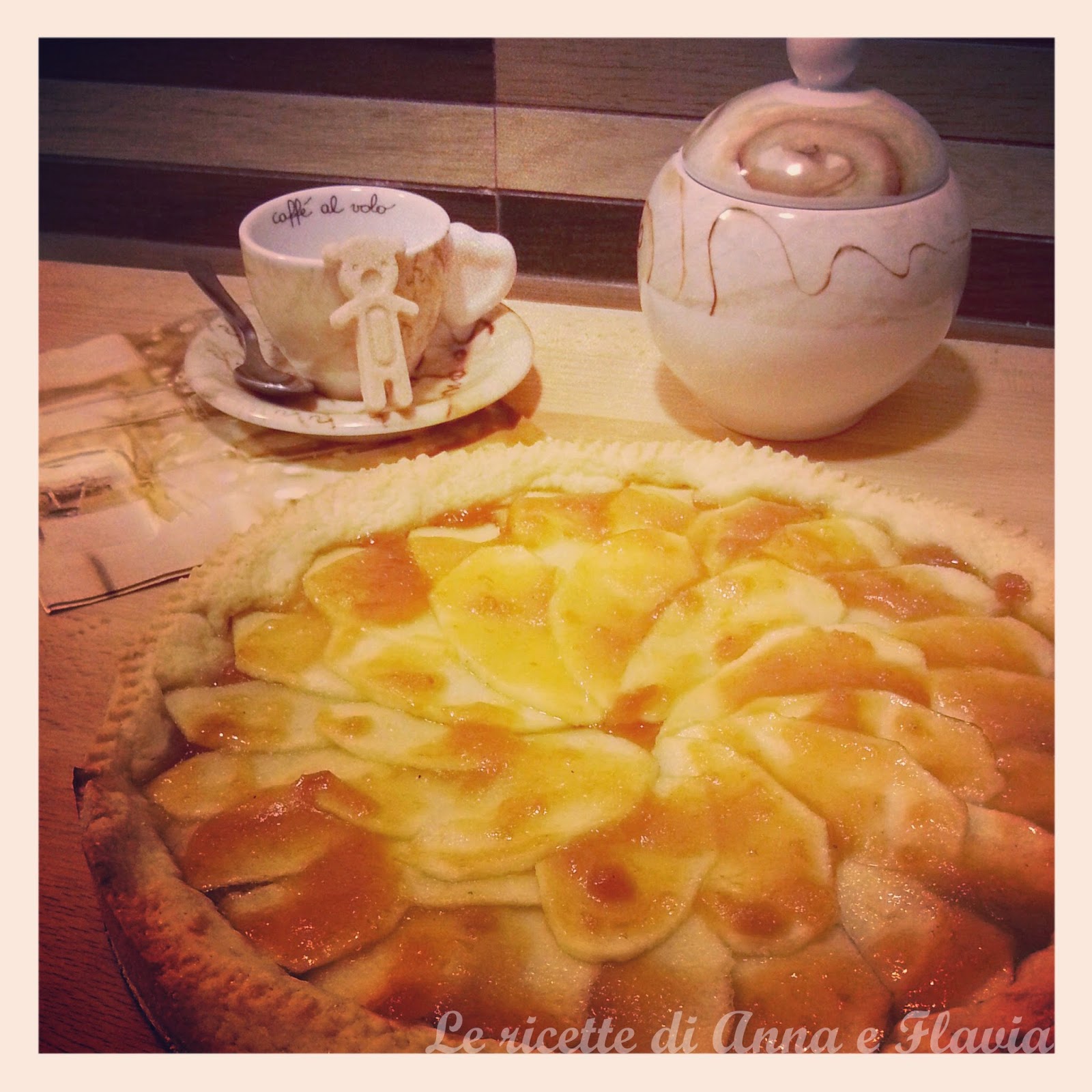 Crostata con mele e marmellata di albicocche