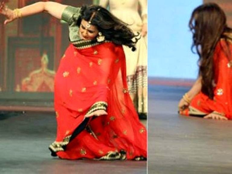 Most Embarrassing Moments Of Bollywood Stars Most Embarrassing Moments Of Bollywood Stars