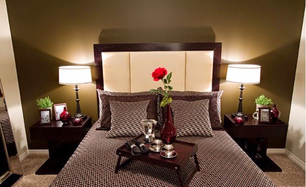 Decorating Romantic Master Bedroom With Interior Lights Dim