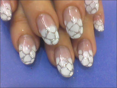 Les ongles en acrylique