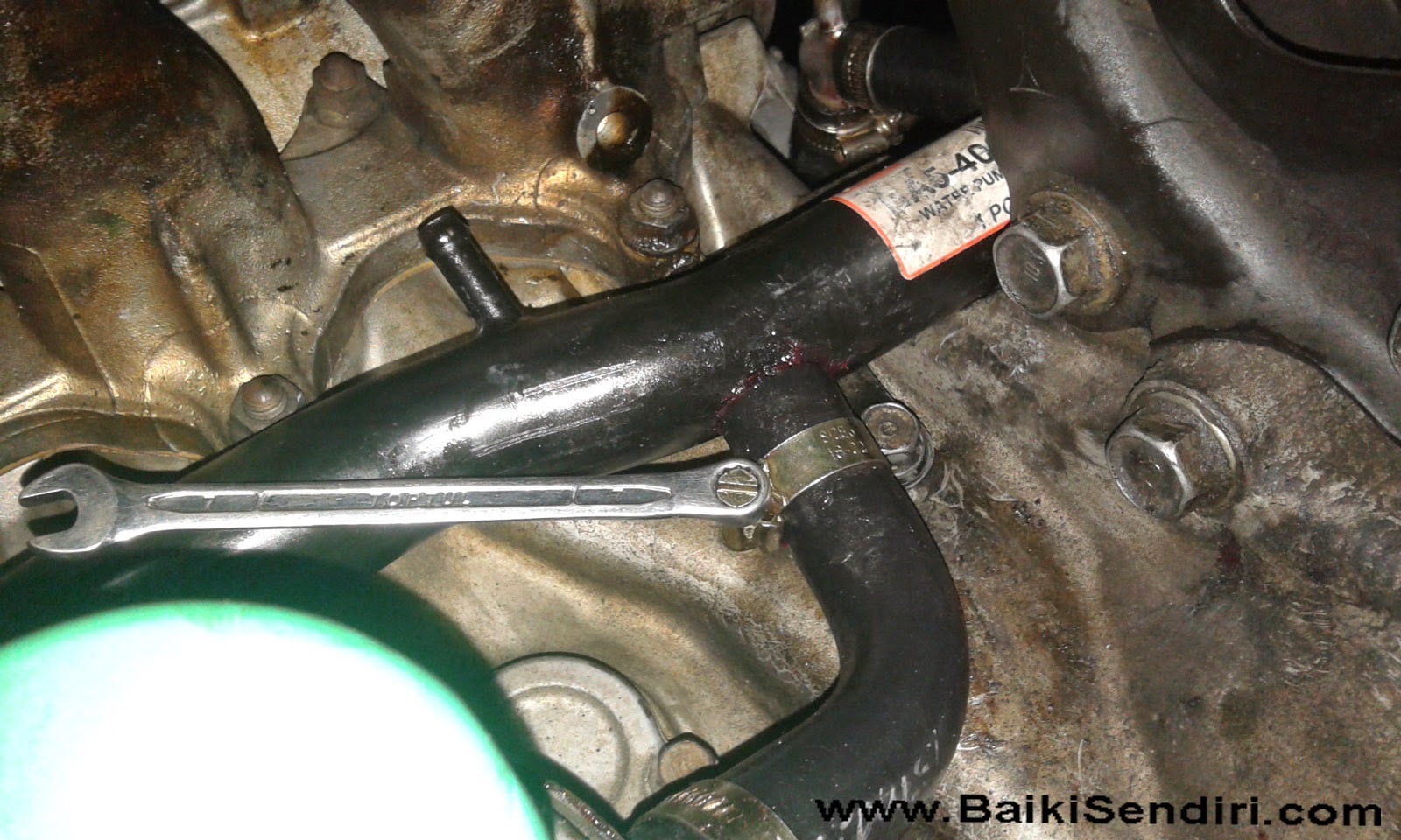 DIY Fix On Your Own Honda Prelude B20A Water Pump Pipe Replacement