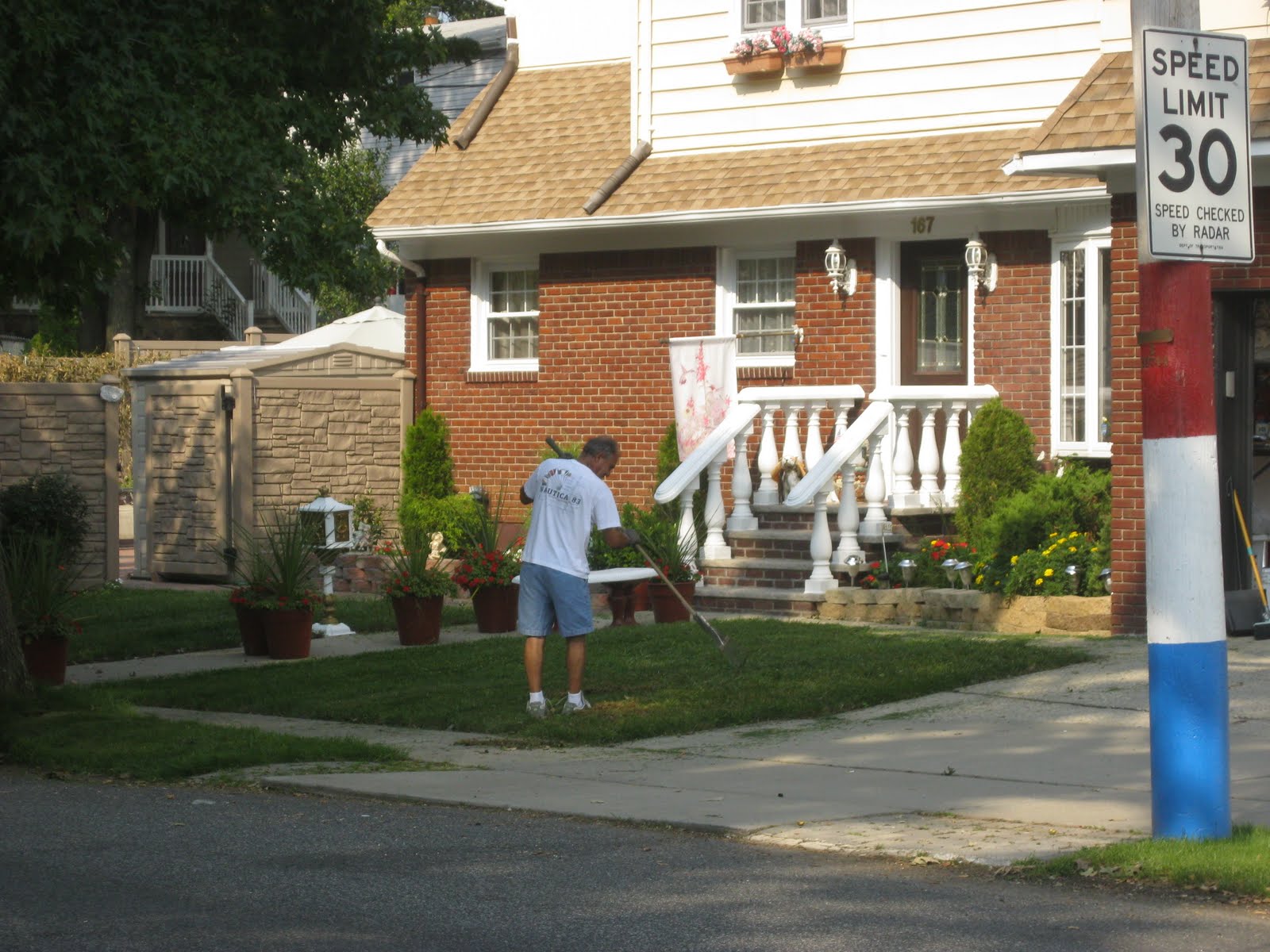 Capturing Staten Island Street Scenes Sycamore Street