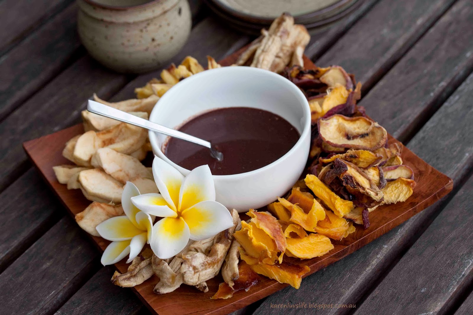 Dried fruit salad with raw chocolate dipping sauce KARENLUVSLIFE