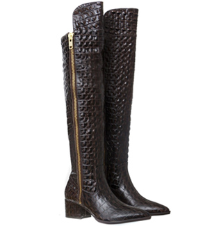 Luiza Barcelos Inverno 2015 Coleção Singular bota em couro estampa croco cafe modelo over the knee com ziper lateral salto baixo Luiza Barcelos Inverno 2015 Coleção Singular bota em couro estampa croco cafe modelo over the knee com ziper lateral salto baixo