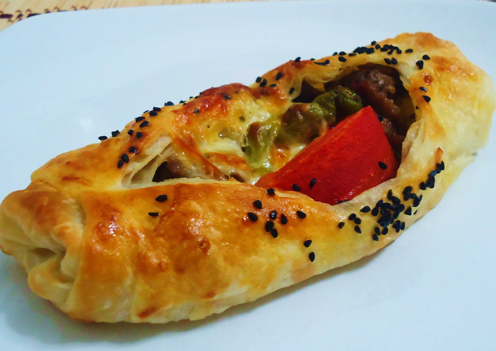 Birsel ve İrem Kavurmalı Karnıyarık Börek