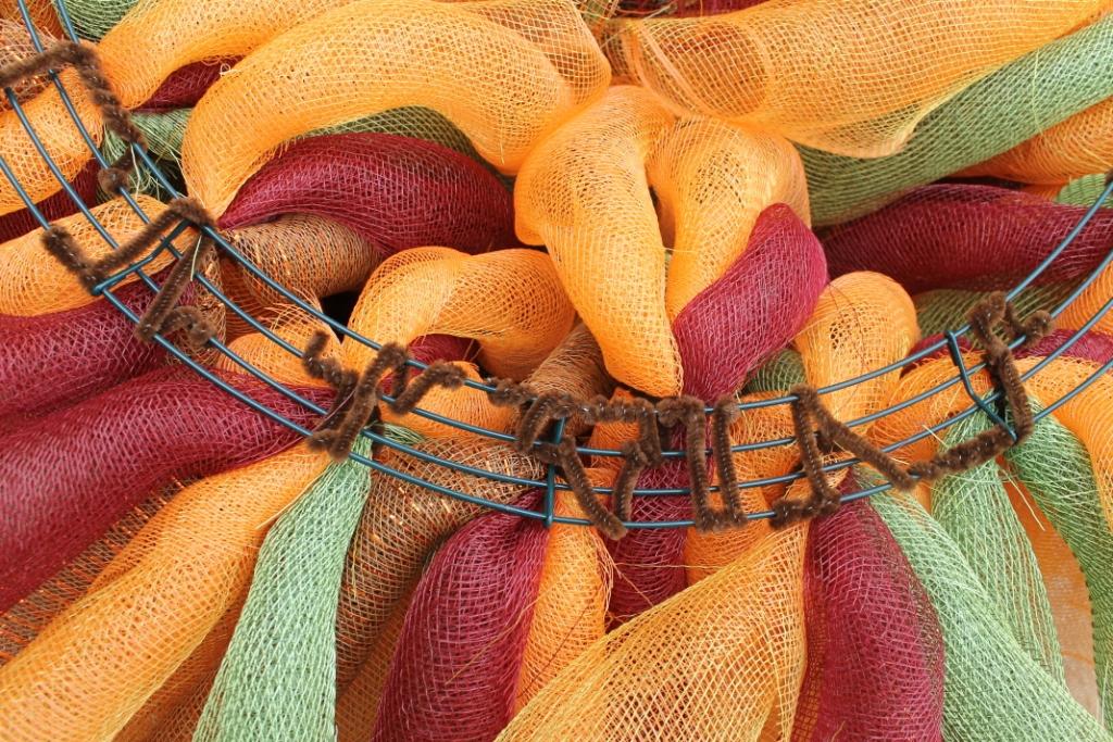 How To Make A Curly Deco Mesh Wreath Miss Kopy Kat