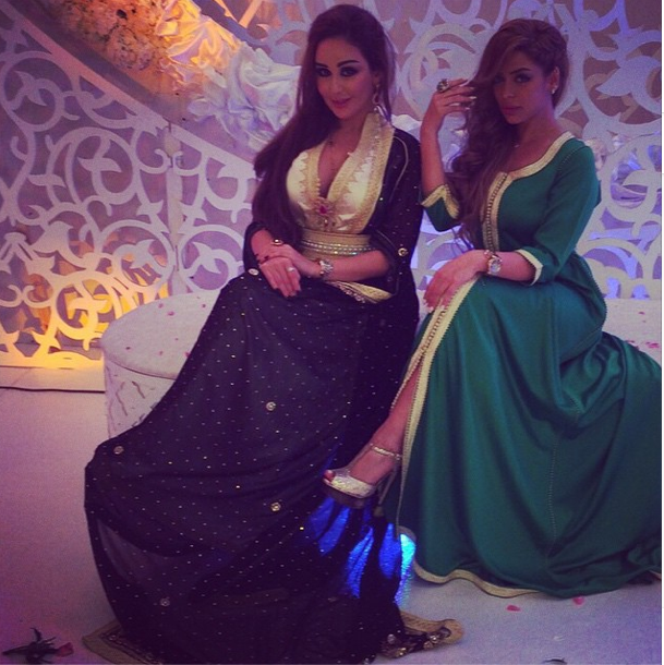 قفطان فاضح ل وئام الدحماني يظهر صدرها على انستغرام صور مغربيات