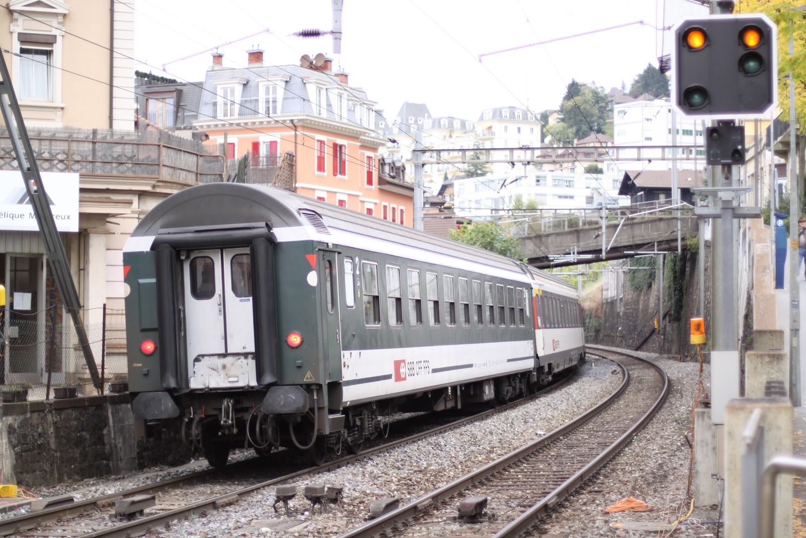 Visite de la suisse Dans la gare de Montreux