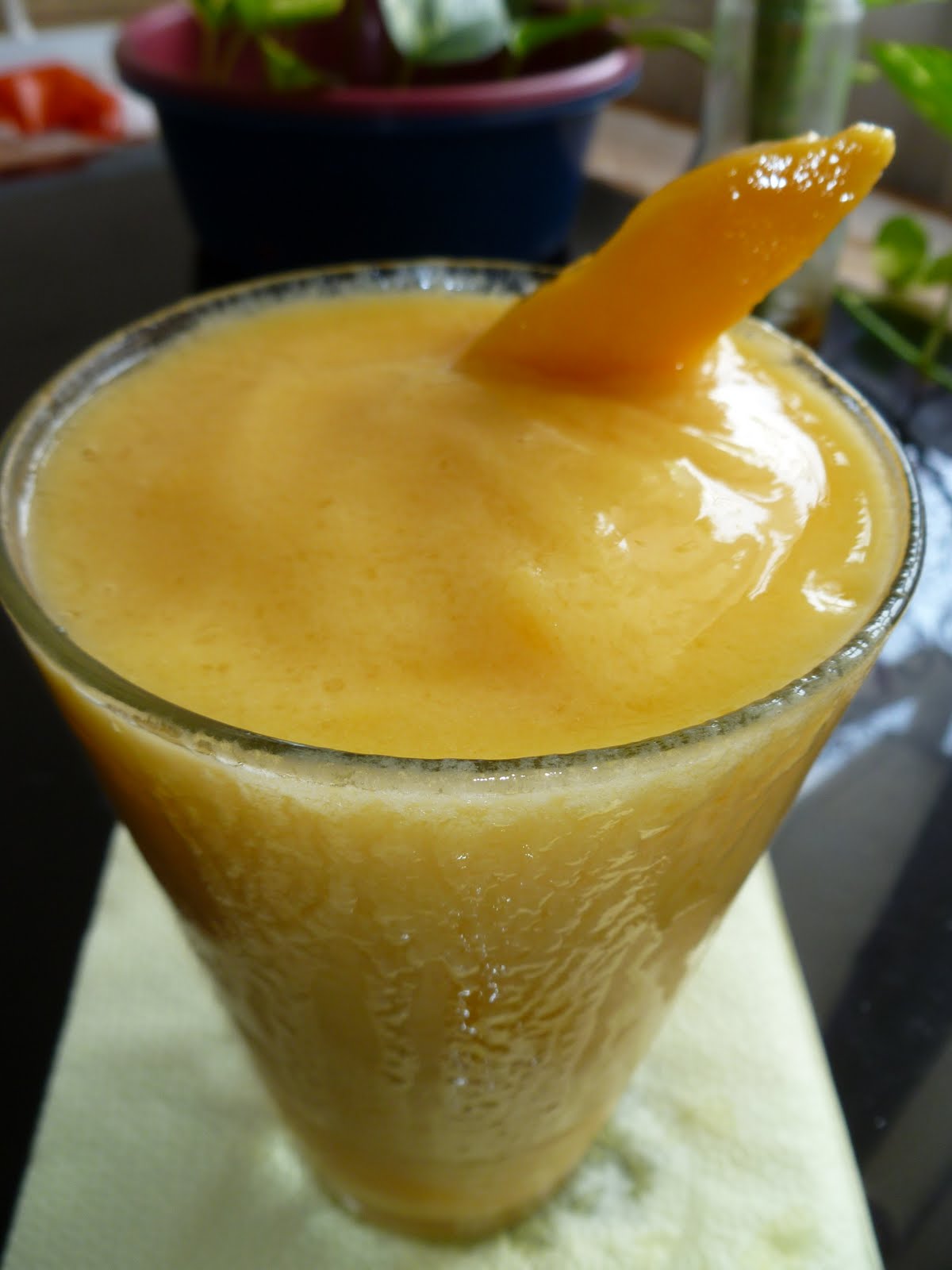 How to make mango lassi at home