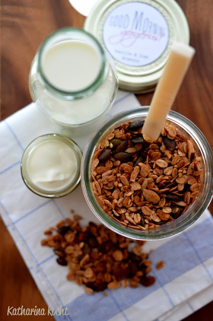 Zuckerfreies Vanille & Zimt Granola auf www.katharinakocht.com Granola Zimt Vanille zuckerfrei ohne Zucker Buchweizen