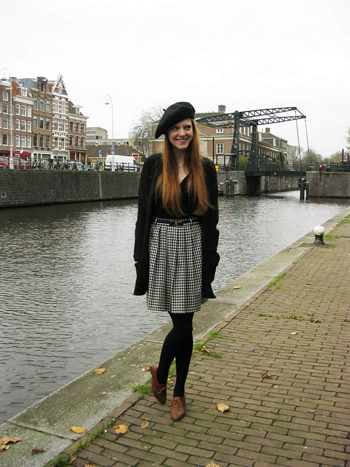 vintage pied de poule houndstooth shoes beret baret outfit blogger