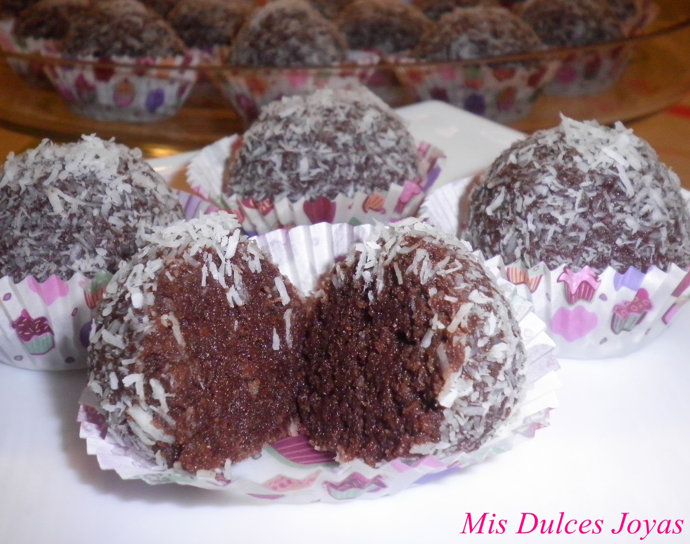 Bolitas de chocolate con coco rallado Mis Dulces Joyas