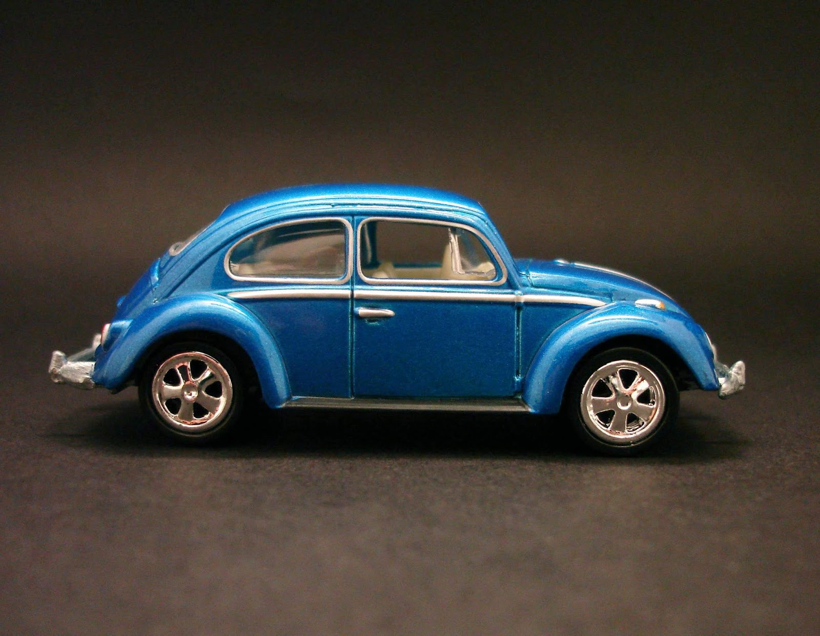 Diecast Hobbist 1965 Volkswagen Beetle