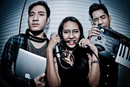 lagu Midnight Quickie - City Lights Mp3 Download Lirik Lagu Terbaru