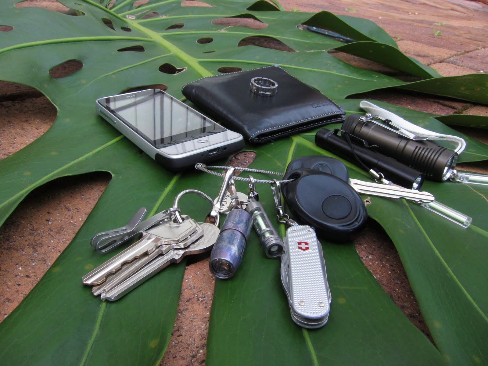 My Every Day Carry (EDC) Keychain Gadgets and Pocket Tools