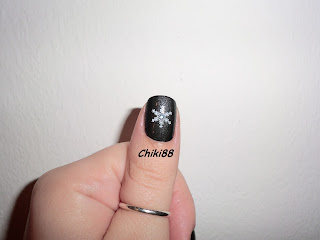 Nails of the week: Snowflakes - foto con flash
