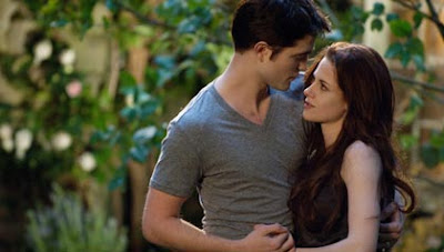 edward and bella hugging