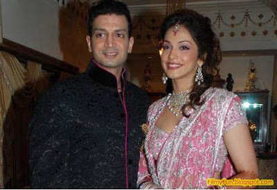 Click on the Image for Larger View isha_koppikar_timmy_narang_bollywood_famous_wedding_FilmyFun.blogspot.com