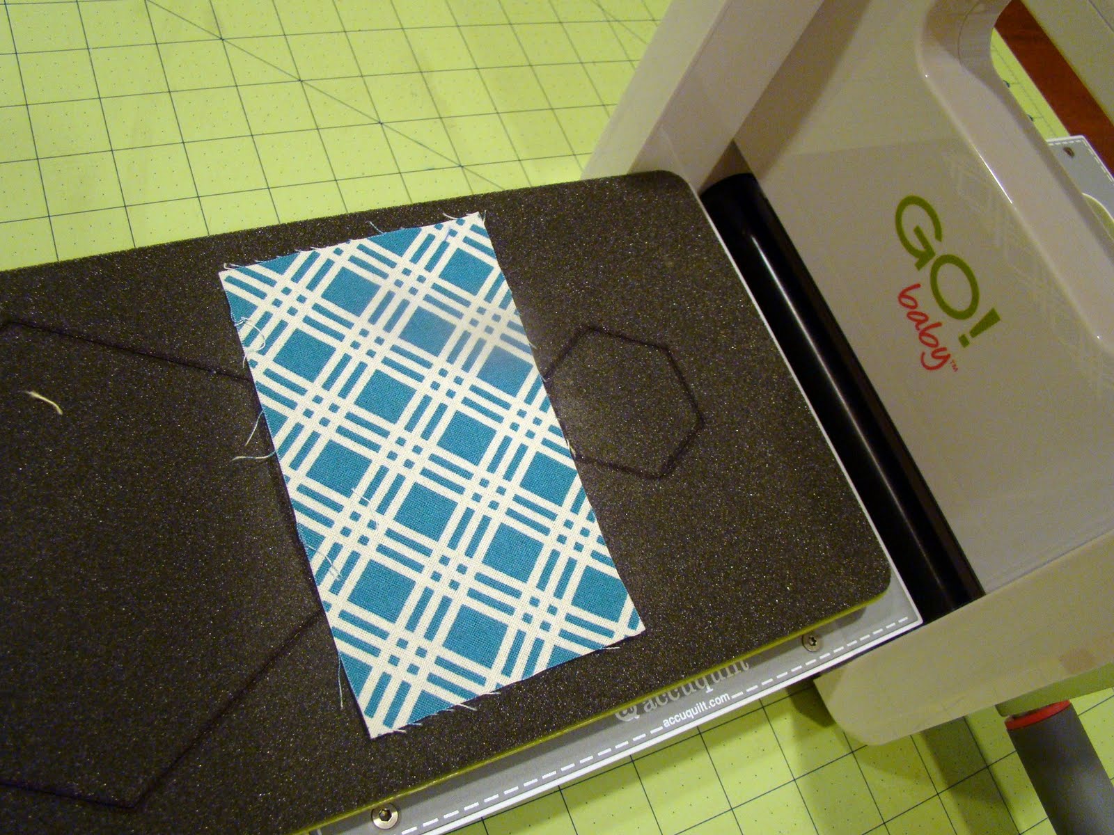 SewCraftyJess Accuquilt GO! Hexagons Placemat Tutorial