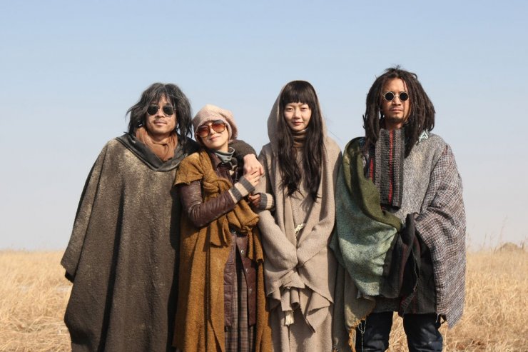 Featured image of post Doomsday Book (2012)