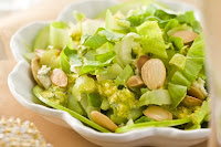 Salada de Maçã Verde com Escarola e Amêndoas Salada de Maçã Verde com Escarola e Amêndoas (vegana)