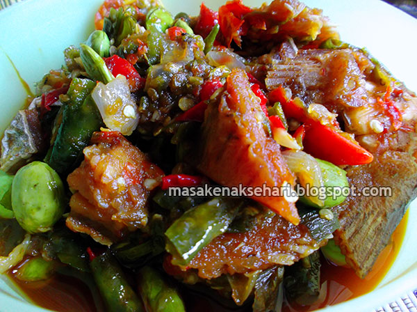 Resep Asin Jambal Roti Cabe Ijo Sambal Pete Pedas Resep Asin Jambal Roti Cabe Ijo Sambal Pete Pedas