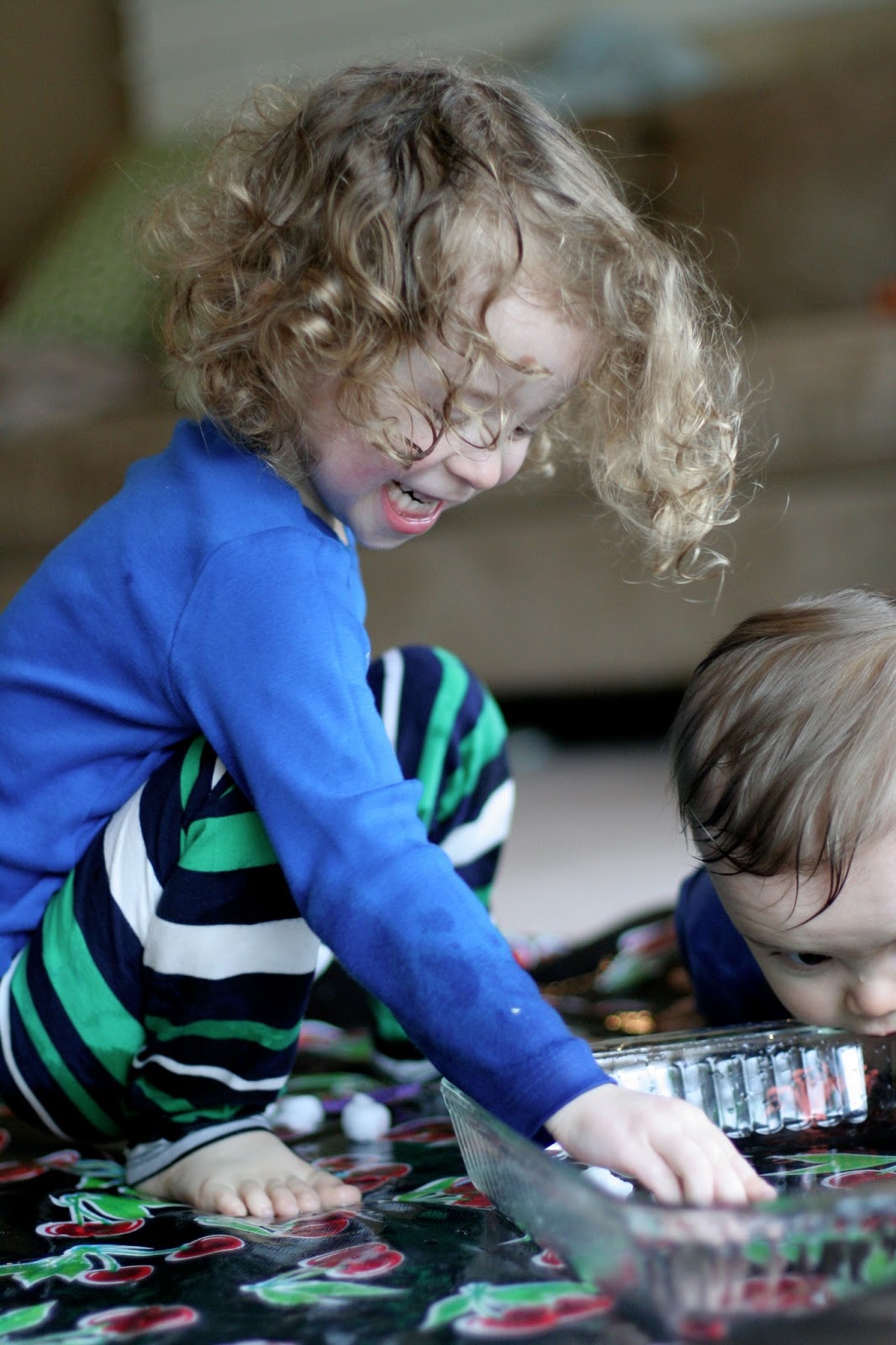 Super Easy Sensory Play Wet Cotton Balls