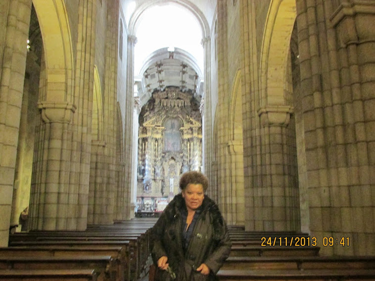 IN CATEDRAL PORTO-PORTUGAL