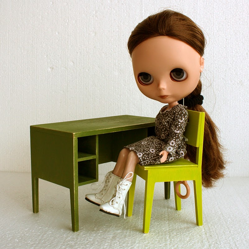 with desk 615-01