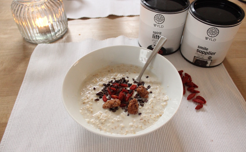 3 easy protein breakfast ideas WYLD Overnight Oats Gebrannte Mandeln Cocoa Nibs Goji Beeren 3 easy protein breakfast ideas WYLD Overnight Oats Gebrannte Mandeln Cocoa Nibs Goji Beeren