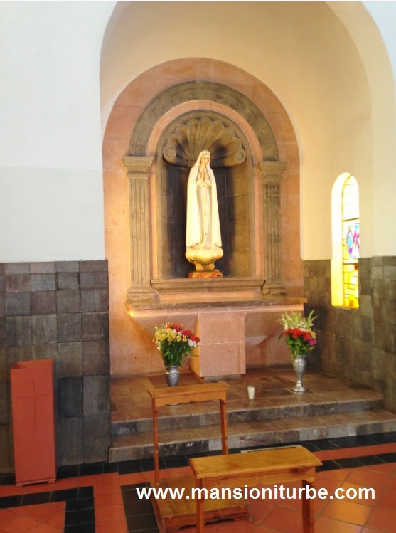 Imagen de la Virgen de Fátima en Tacámbaro, Michoacán. Imagen de la Virgen de Fátima en Tacámbaro, Michoacán.