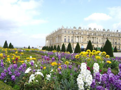 Gardens-of-Chateau-de-Versailles-Palace-of-Versailles-France-travel