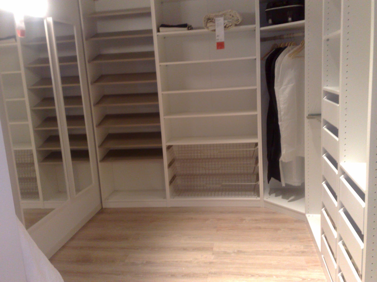 Samstag, 25.08.2012 Kleiderschrank ikea
