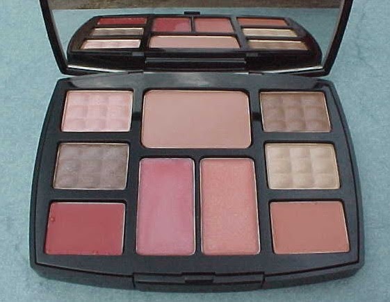 CHANEL LES BEIGES Healthy Glow Natural Eyeshadow Palette, 0.16 OZ.