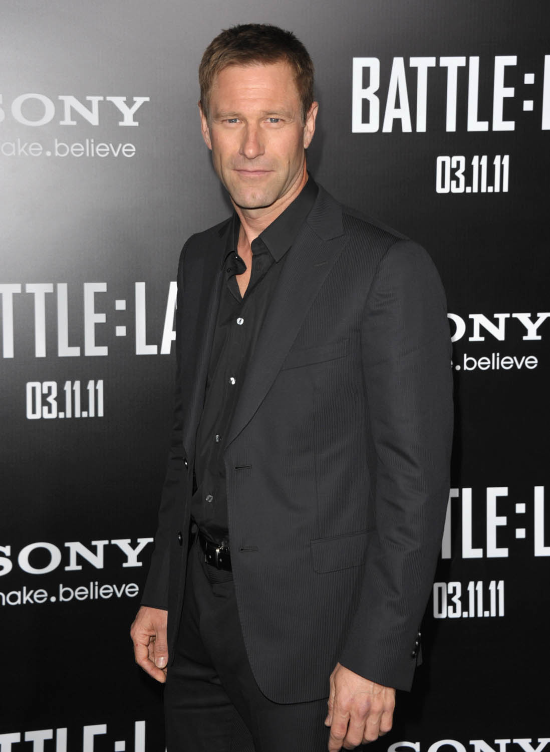 http://4.bp.blogspot.com/-K0yrEo8c4l0/TXtRscWdoOI/AAAAAAAACSk/BhpwsOGrWwg/s1600/Aaron%2BEckhart%2Bviste%2BErmenegildo%2BZegna.jpg