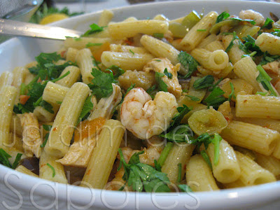 Massa com Legumes, Frango e Camarões