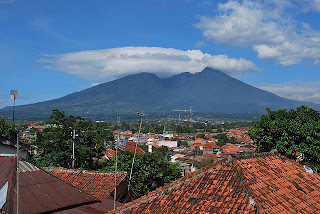 Cerita Gunung Salak Penuh Misteri - BLOG and NEWS