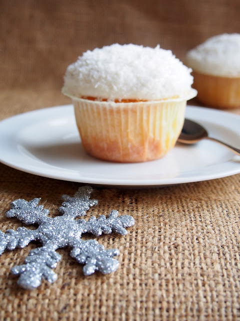 Snowball Cupcakes – Lumipallo Kuppikakut