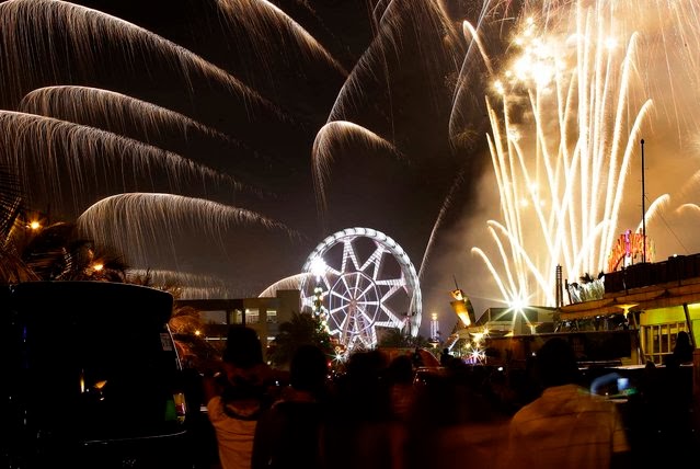 Fuegos Artificiales, año nuevo 2014, Filipinas Fuegos Artificiales, año nuevo 2014, Filipinas