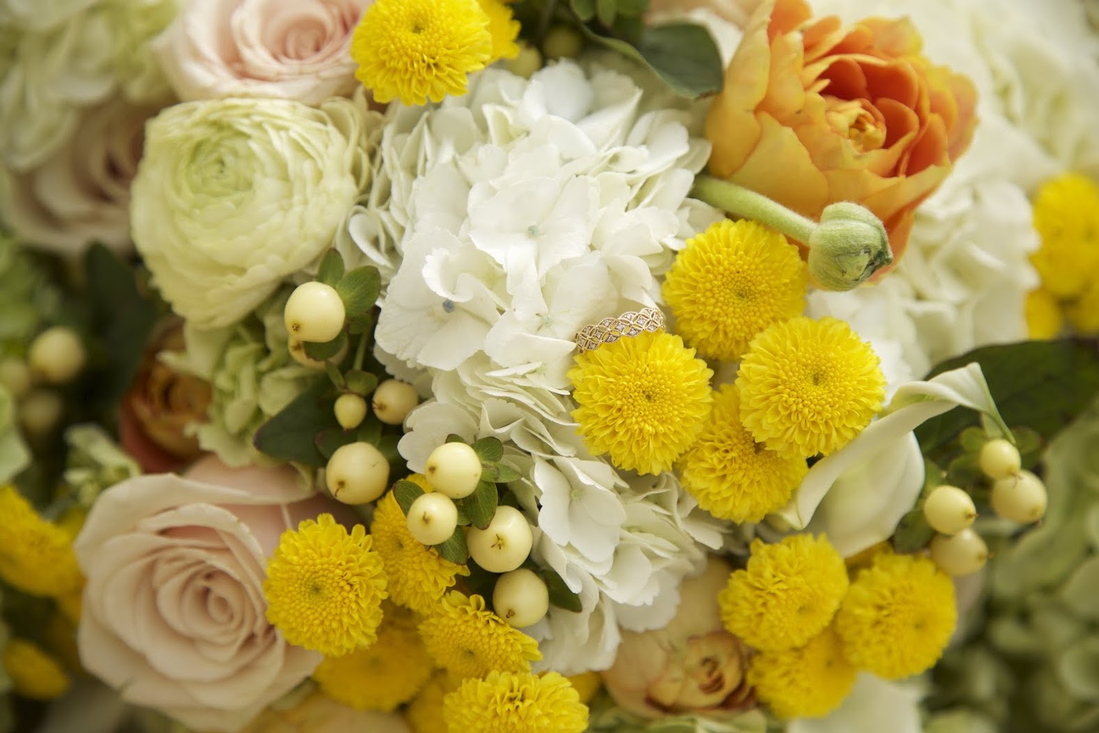 Flowers By Nikelle Nathan + Katrina = A Chill Spring Fling