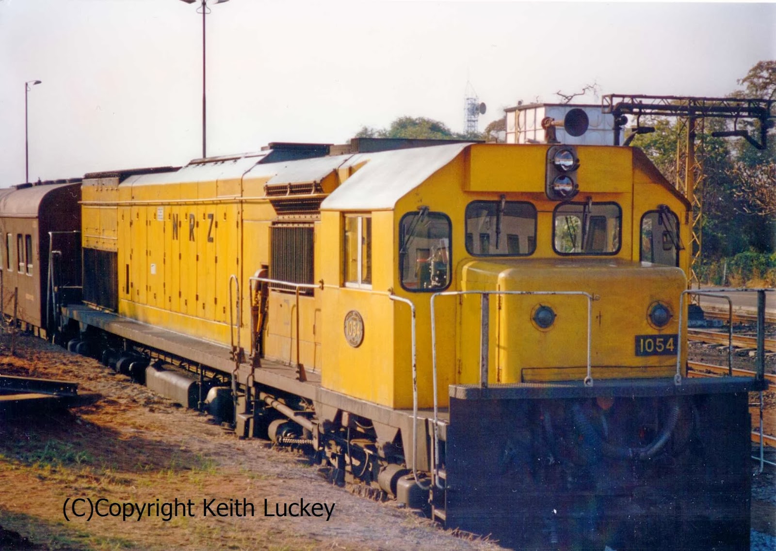Train Snaps Trains at Victoria Falls Zimbabwe