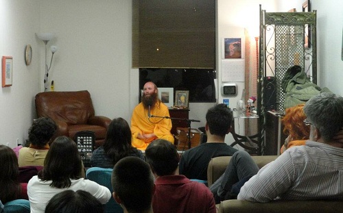 Swami Nikhilanand, pracharak of Kripaluji Maharaj at Life Mind, Los Angeles