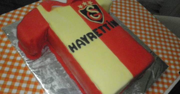 Vintage Butik Pasta ve Kurabiye Galatasaray Formalı Pasta