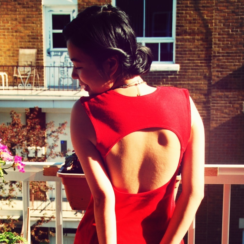 red backless dress