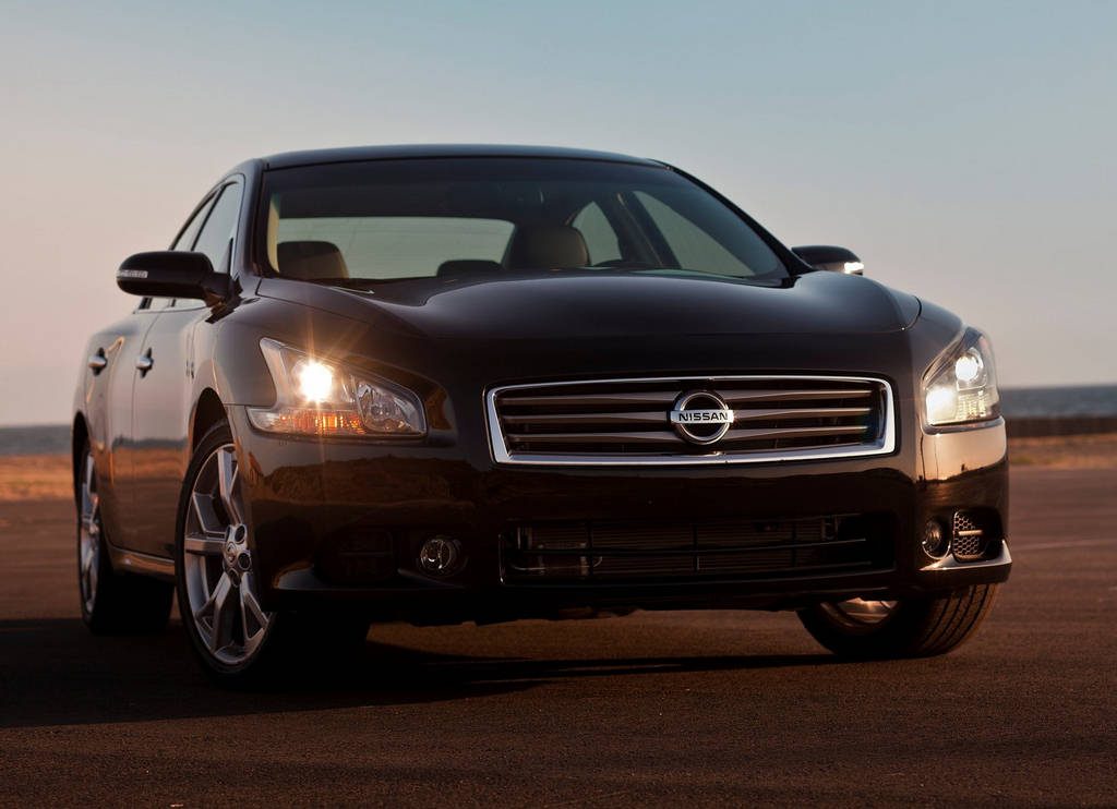 Nissan Maxima Luxurious Car Wallpaper 2011