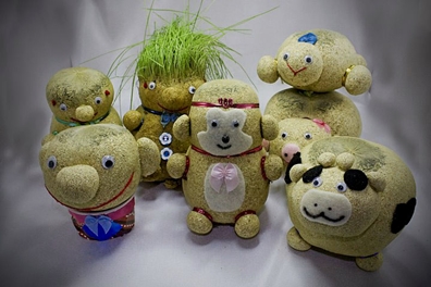 AB: Berbagai Macam Boneka yang Terbuat dari Bahan Alami