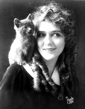 Vintage Style Muse: Mary Pickford