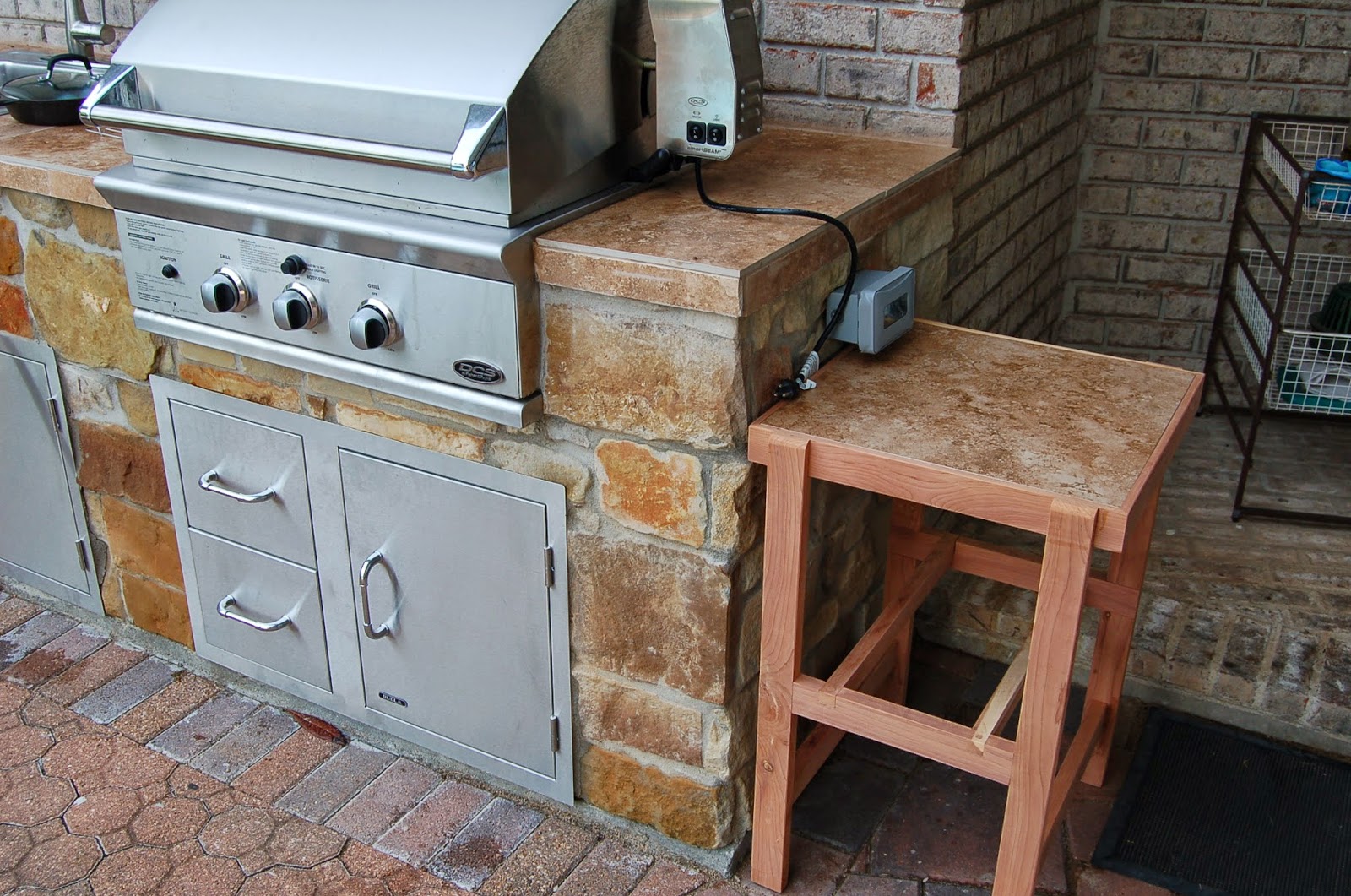 The Idle Mind's Woodworking Outdoor grill Side Table Red Cedar