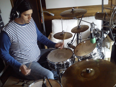 En Jordi Fàbregas a l'estudi de gravació