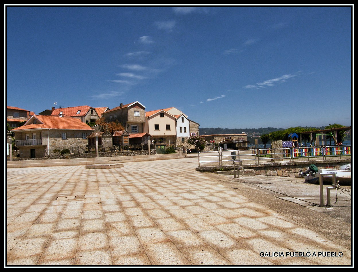 GALICIA PUEBLO A PUEBLO COMBARRO, POIO